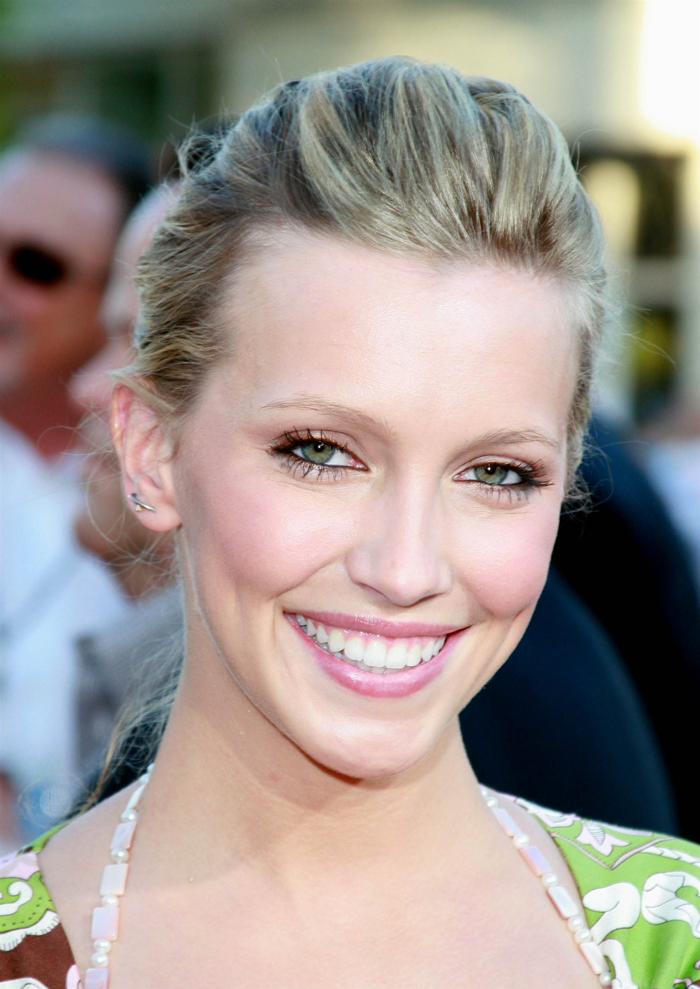 Katie Cassidy - Images Gallery