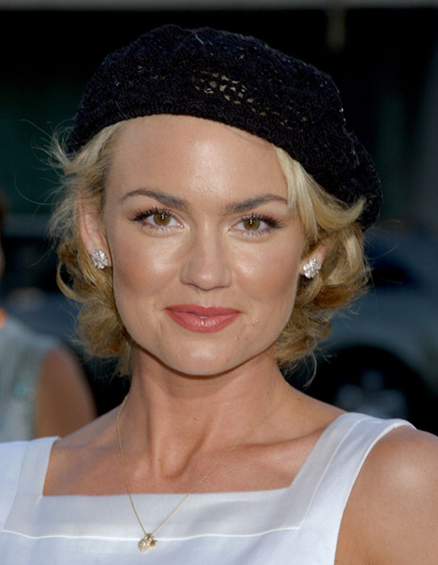 Kelly Carlson