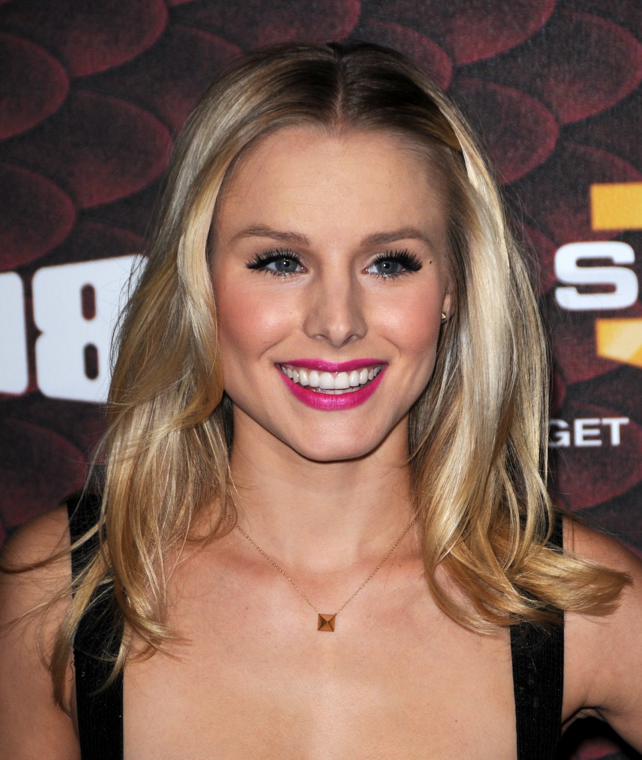 Beautiful Kristen Bell pictures and photos.